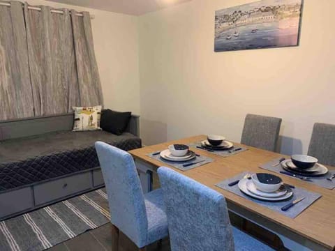 Living room, Decorative detail, Dining area