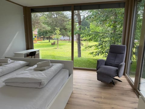 Bedroom, Garden view