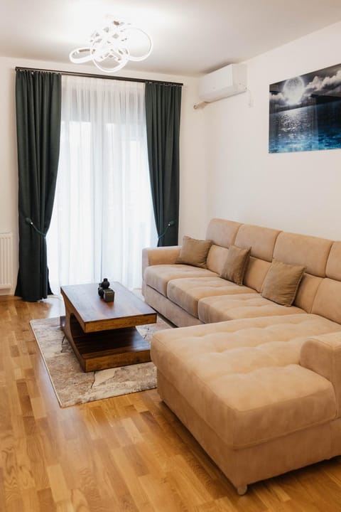 TV and multimedia, View (from property/room), Living room, air conditioner