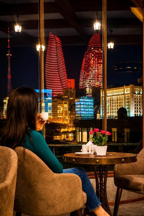 Restaurant/places to eat, Coffee/tea facilities, City view