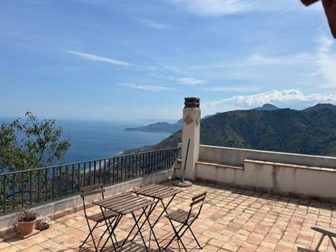 Nearby landmark, Natural landscape, View (from property/room), Balcony/Terrace, Mountain view, Sea view