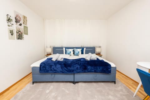 Bed, Photo of the whole room