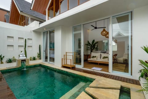 Property building, Swimming pool