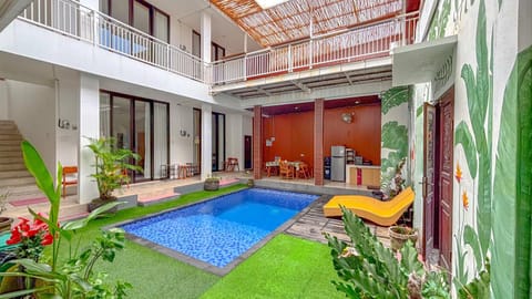 Swimming pool, Swimming pool