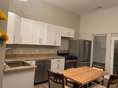 Kitchen or kitchenette, Dining area, dishwasher, oven, stove