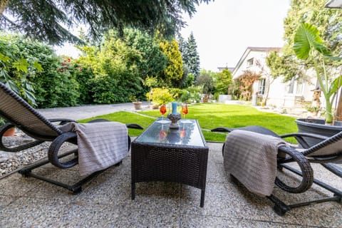 Garden, Balcony/Terrace