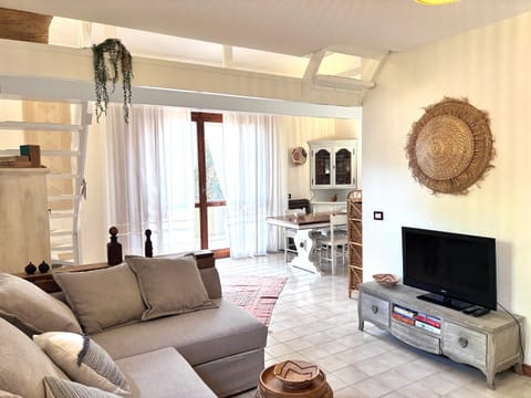 TV and multimedia, Dining area