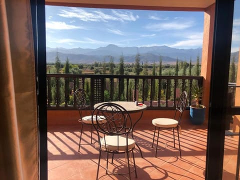 Natural landscape, View (from property/room), Balcony/Terrace, Dining area