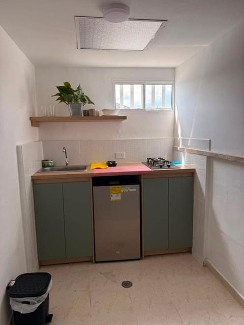 Kitchen or kitchenette, Seasons
