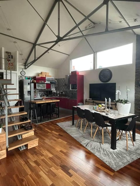 Dining area, kitchen
