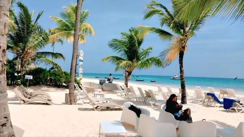 Nearby landmark, Day, Natural landscape, Beach, sunbed
