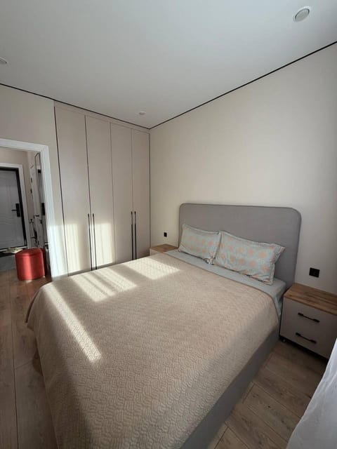Bed, Photo of the whole room, Seating area, Bedroom, wardrobe