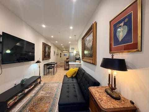 Communal lounge/ TV room, TV and multimedia, Living room, Seating area, Evening entertainment