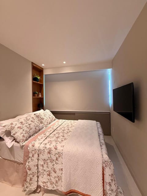 Bed, TV and multimedia, Photo of the whole room, Bedroom, towels, wardrobe