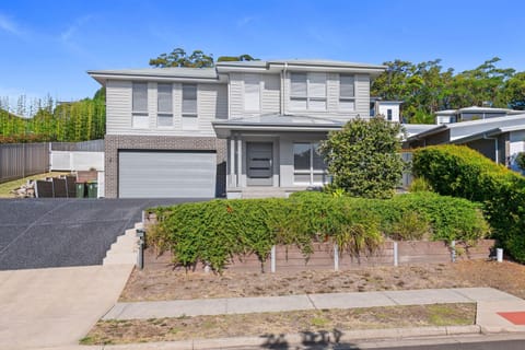 Property building, Spring, Garden, Garden view, Street view