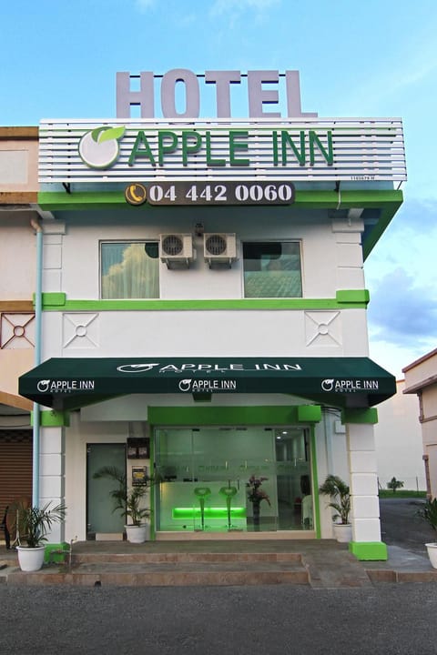 Facade/entrance, Bird's eye view