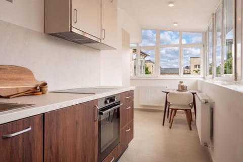 Property building, Kitchen or kitchenette, Dining area, dishwasher, oven, pet friendly, stove