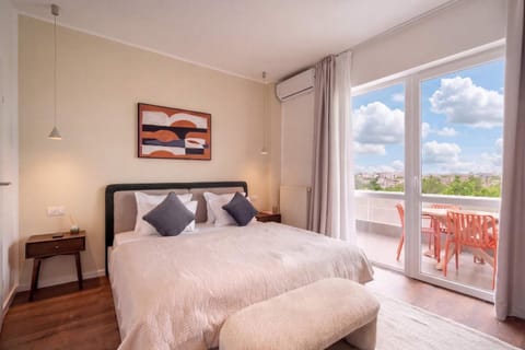 Bed, View (from property/room), Balcony/Terrace, Photo of the whole room, Bedroom
