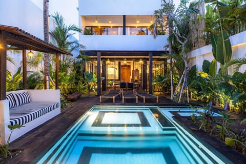 Property building, Swimming pool