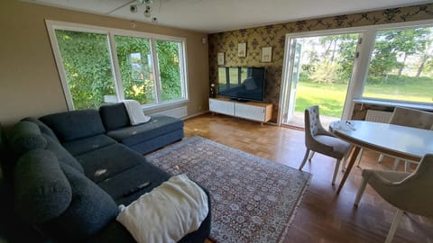 Living room, Garden view