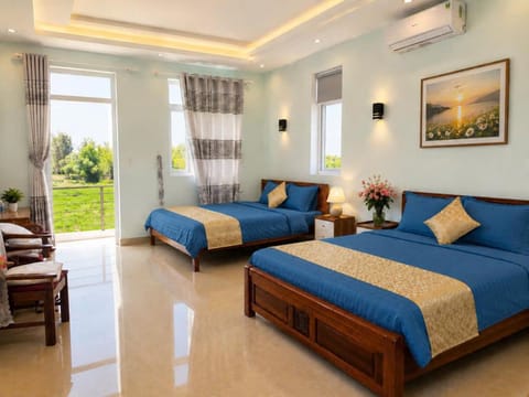 Bed, Living room, Photo of the whole room, Bedroom, air conditioner