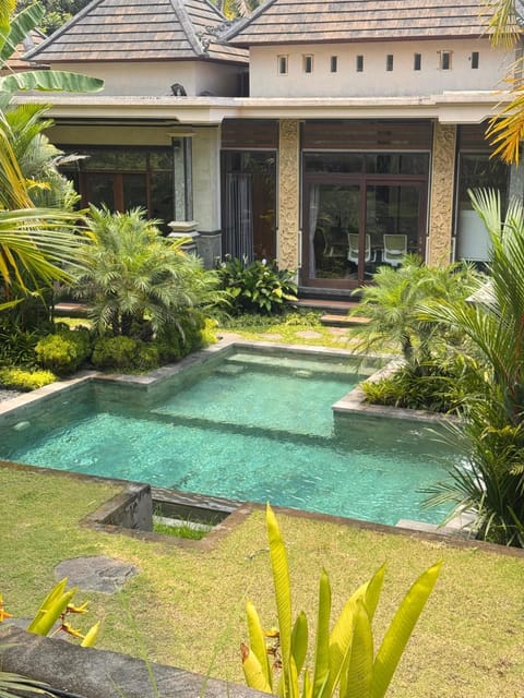 Property building, Day, Garden view, Pool view, Swimming pool