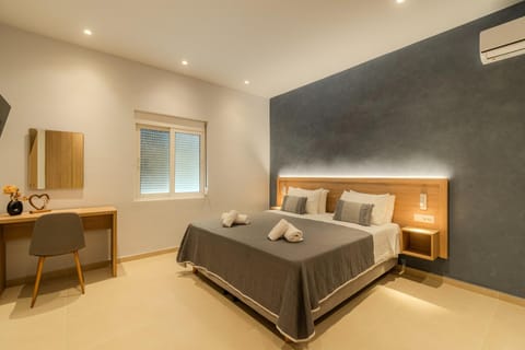 Bed, Photo of the whole room, Bedroom, towels, air conditioner