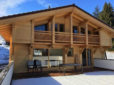 Property building, Facade/entrance, Off site