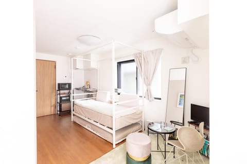Bed, Kitchen or kitchenette, Photo of the whole room, Dining area, Bedroom, minibar, oven