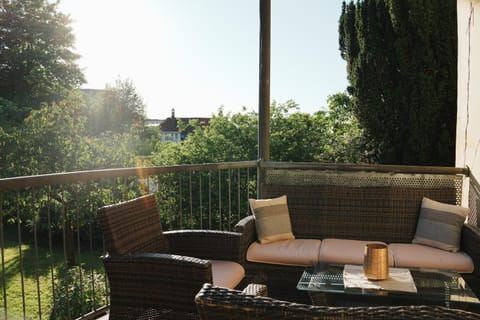 View (from property/room), Balcony/Terrace, Seating area