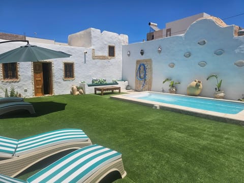 Garden, Balcony/Terrace, Swimming pool, sunbed