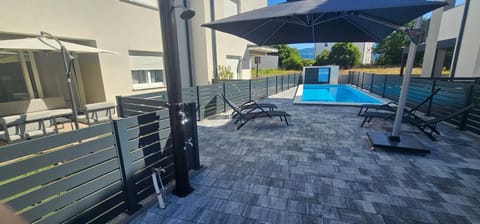 Property building, Swimming pool
