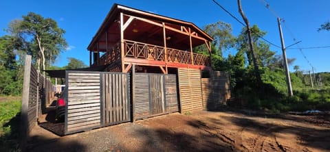 Property building, Facade/entrance, Day, Balcony/Terrace, Parking