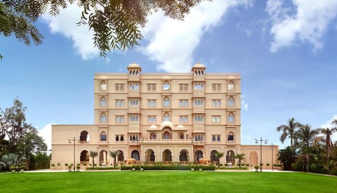 Property building, Garden, Garden view, Landmark view