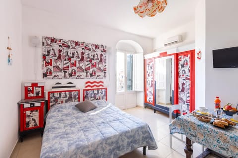 Dining area, Bedroom