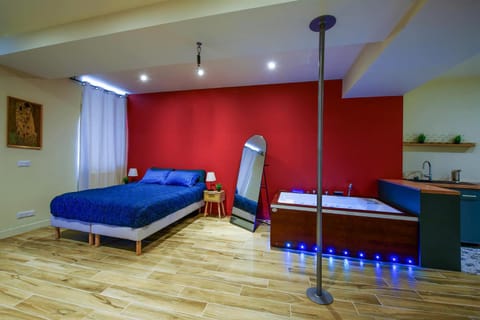 Bed, Living room, Photo of the whole room