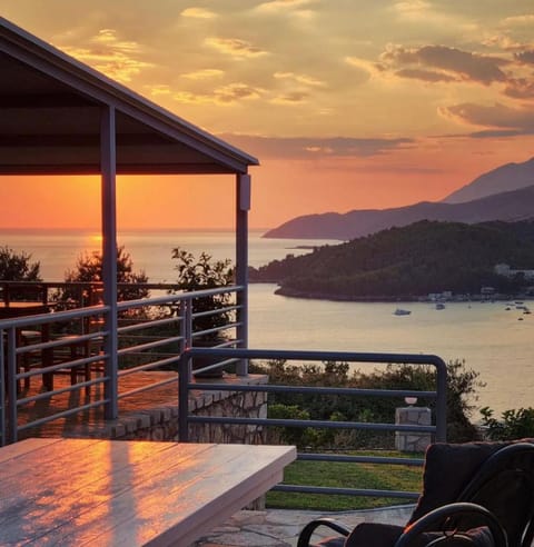 Balcony/Terrace, Lounge or bar, Sea view
