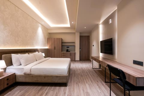 Bed, TV and multimedia, Bedroom, wardrobe