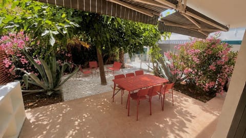 Patio, Garden view