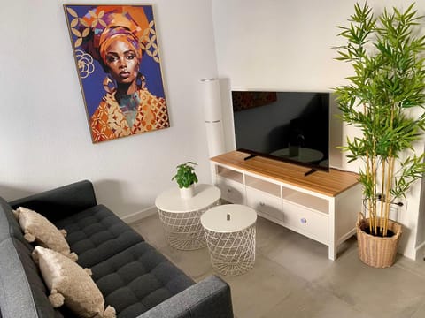 Communal lounge/ TV room, TV and multimedia, Living room, Seating area