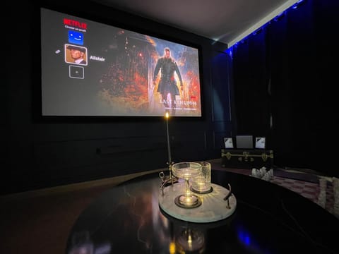 Communal lounge/ TV room, Living room