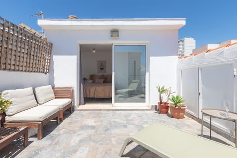 Balcony/Terrace, sunbed