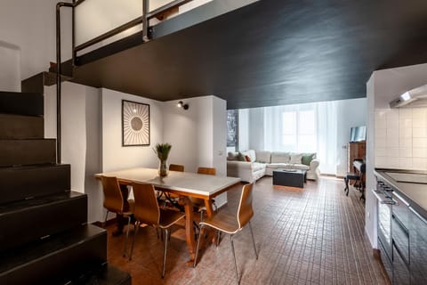 Spring, Day, Night, Winter, Summer, TV and multimedia, Living room, Photo of the whole room, Dining area, Evening entertainment, Autumn, Entertainment, Seasons, Time of day, heating, internet, oven, soundproof, kitchen, air conditioner
