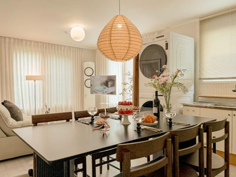 Property building, Kitchen or kitchenette, Living room, Dining area