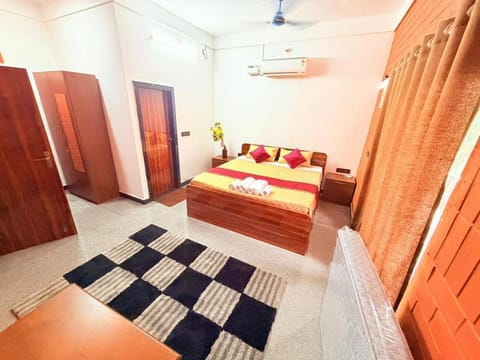 Bed, Photo of the whole room, Bedroom, wardrobe, air conditioner