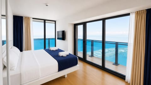 Bed, TV and multimedia, View (from property/room), Bedroom, Sea view, towels, air conditioner