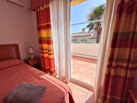 Bed, Natural landscape, View (from property/room), Balcony/Terrace, Photo of the whole room, Bedroom