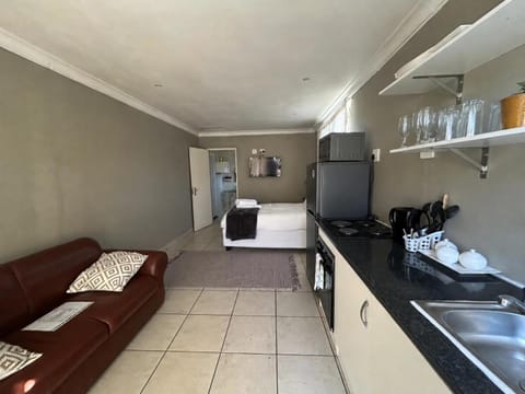 TV and multimedia, Kitchen or kitchenette, Living room