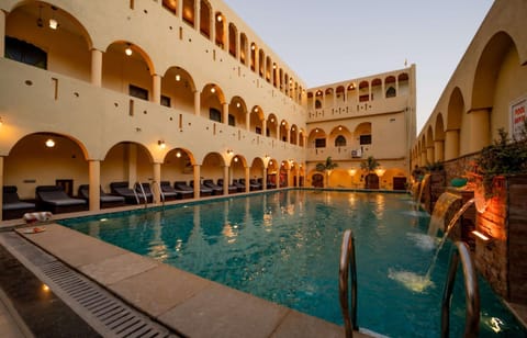Swimming pool