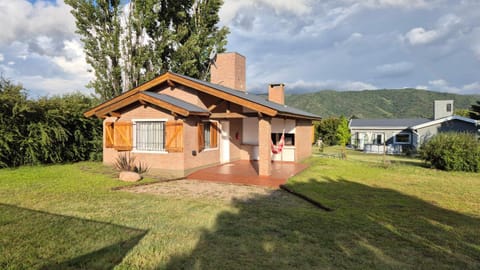 Property building, Garden, Garden view, Mountain view